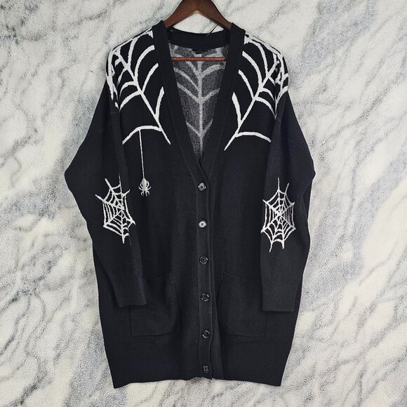 Torrid 2 2X 18-20 Luxe Cozy Boyfriend Cardigan Spiderweb Spider Black Button Up - Picture 1 of 6